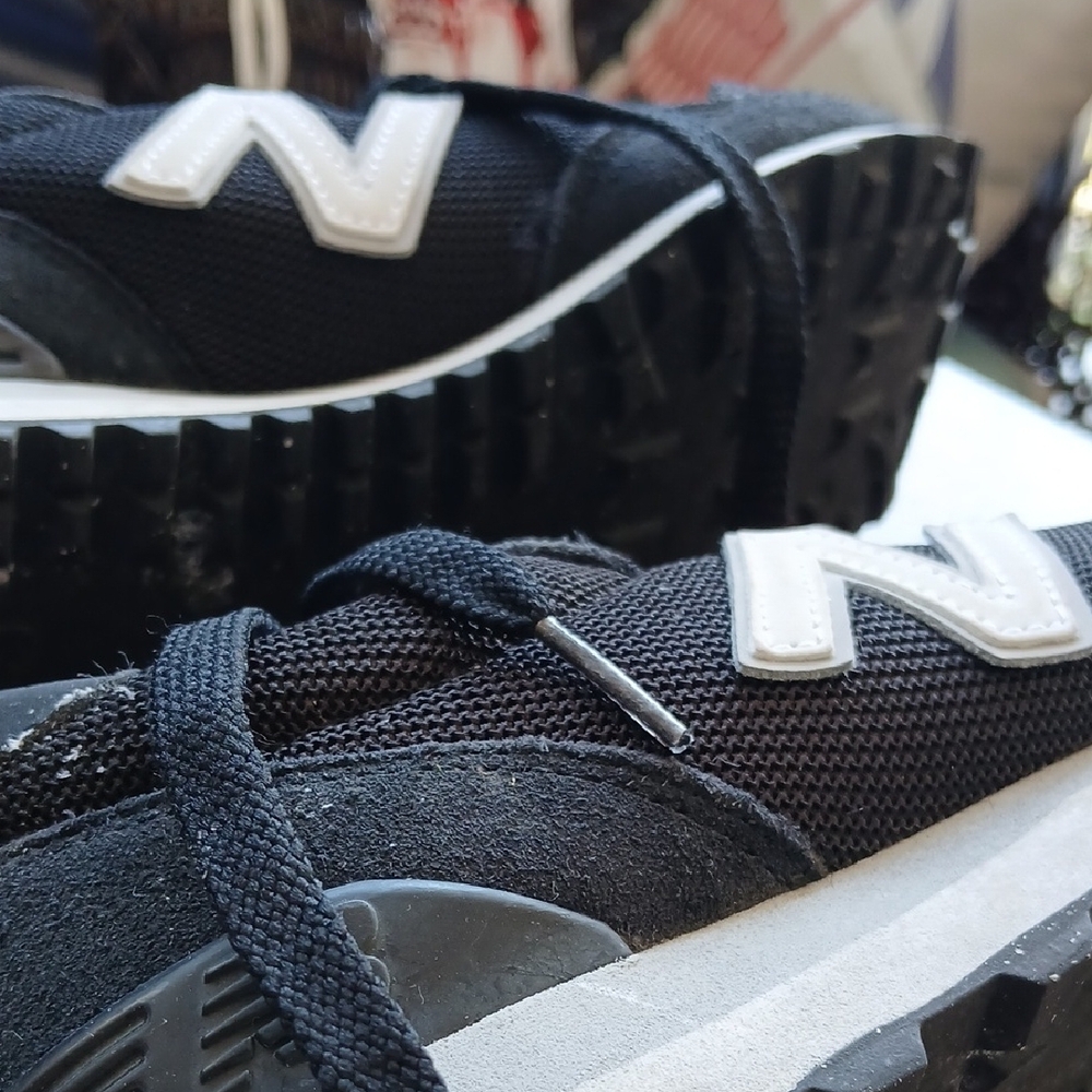 New Balance Black and White Women's Athletic Shoes - Picture 5 of 5